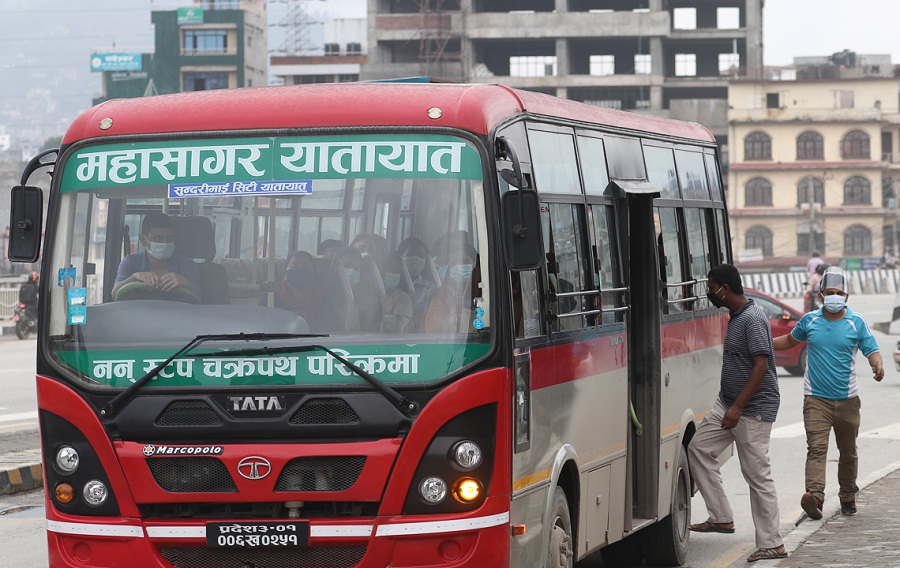 मास्क नलगाउने यात्रुले सार्वजनिक सवारीसाधन चढ्न नपाउने